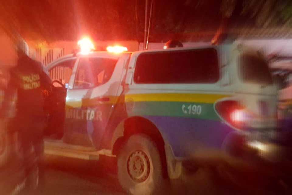  Bandidos invadem residência e fazem família de refém para roubar joias e veículo