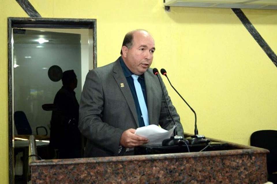 A pedido de Edwilson Negreiros, prefeitura providencia limpeza e encascalhamento em assentamento do Ulisses Guimarães