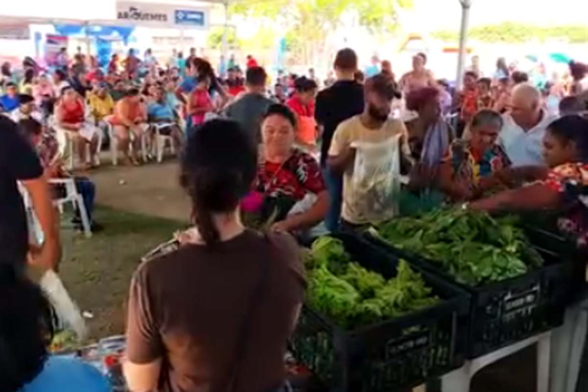 Prefeitura realiza entrega de alimentos para famílias que são cadastradas no Cadúnico