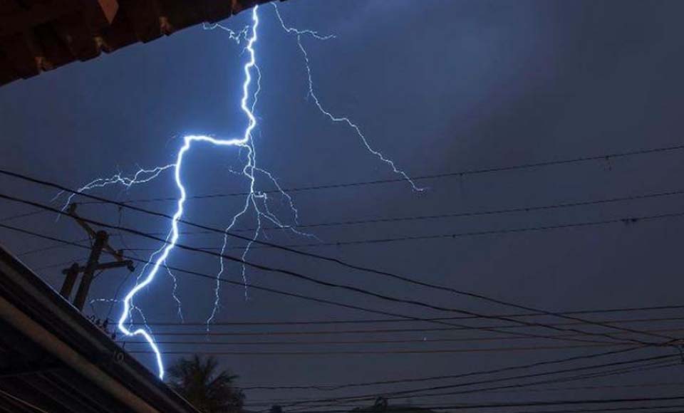 ALERTA: em períodos chuvosos, população deve redobrar cuidados com a rede elétrica