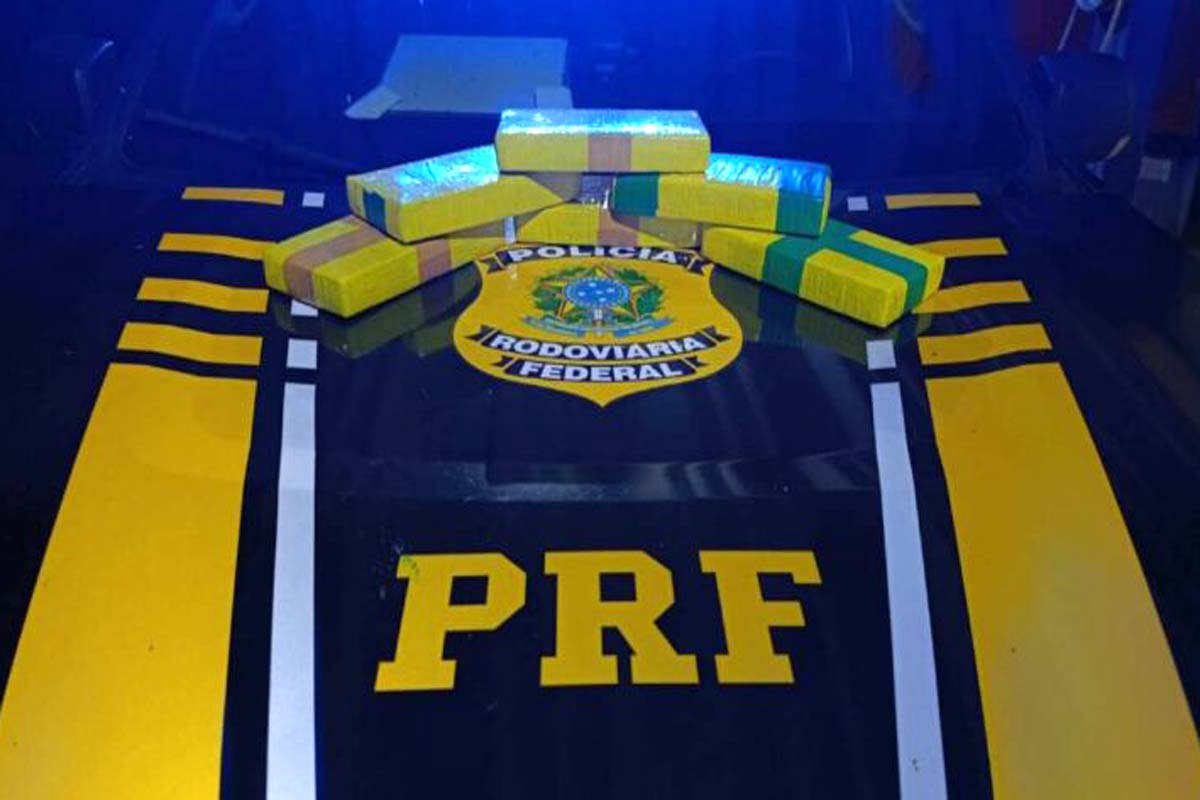 PRF apreende cocaína escondida em compartimento oculto de veículo