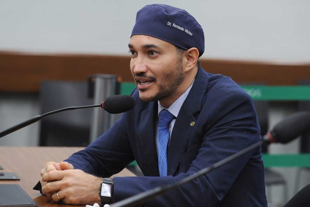 Deputado Fernando Máximo solicita retomada imediata da publicação das portarias de reenquadramento de servidores do ex-Território de Rondônia