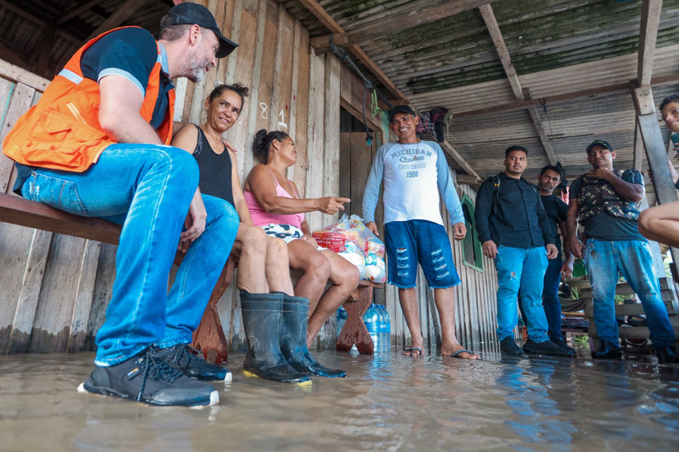 Prefeito de Porto Velho Léo Moraes visita distrito de Nazaré e reforça ações emergenciais da Prefeitura