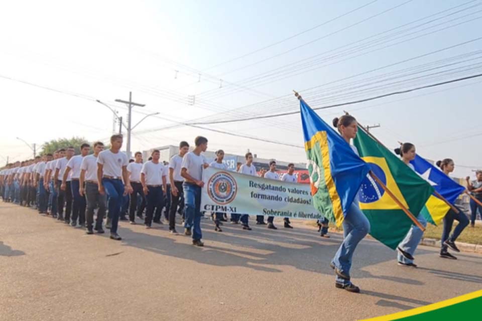 Prefeitura realiza Desfile Cívico alusivo aos 200 anos da Independência do Brasil