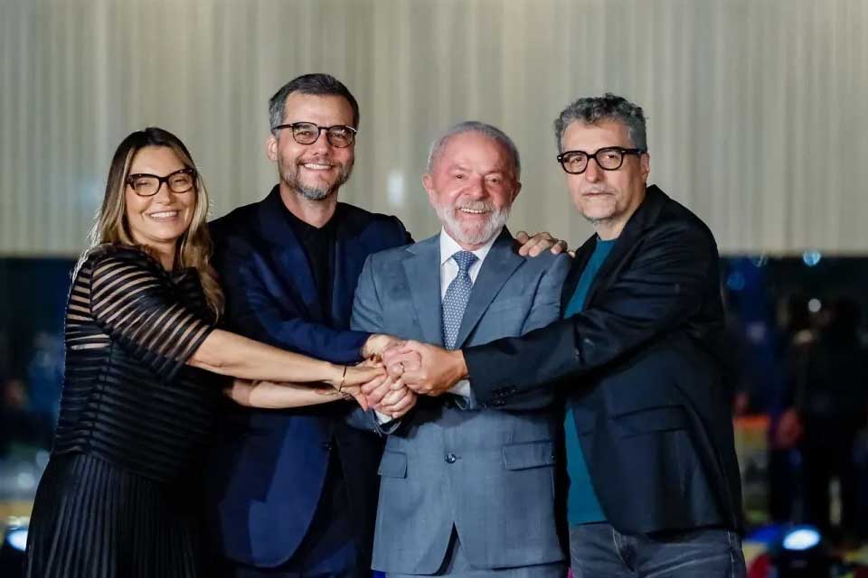 Lula celebra vitórias de Kleber Mendonça e Wagner Moura em Nova York