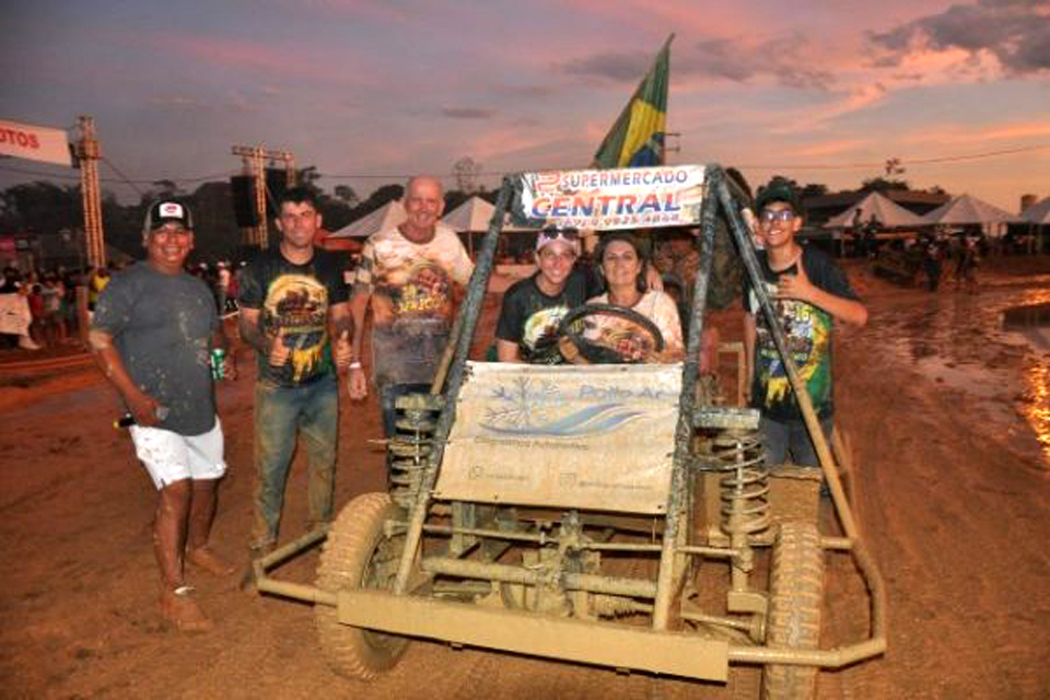 Prova feminina de autoridades agita a Corrida Nacional de Jericos Motorizados em Alto Paraíso