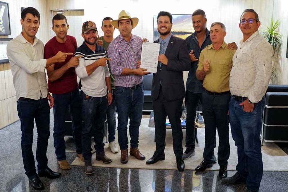 Deputado Marcelo Cruz assegura recurso para construção de camelódromo em Buritis