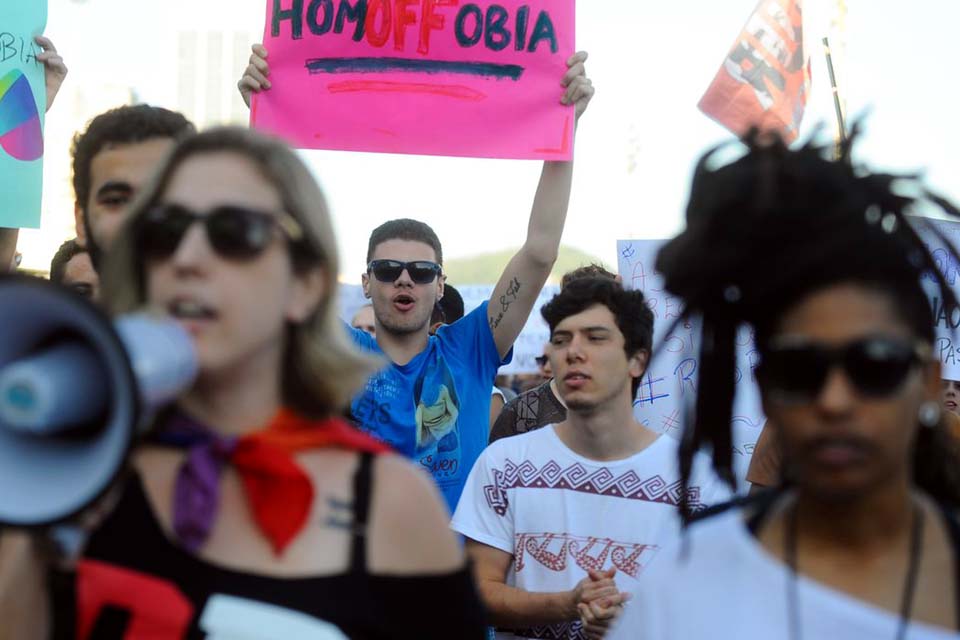 Registros de racismo e homofobia disparam no país em 2022