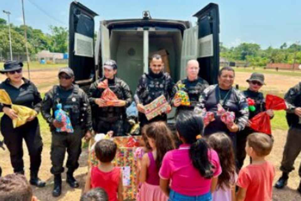 Policiais Penais realizam ação social com entrega de brinquedos a crianças em Guajará-Mirim e Nova Mamoré