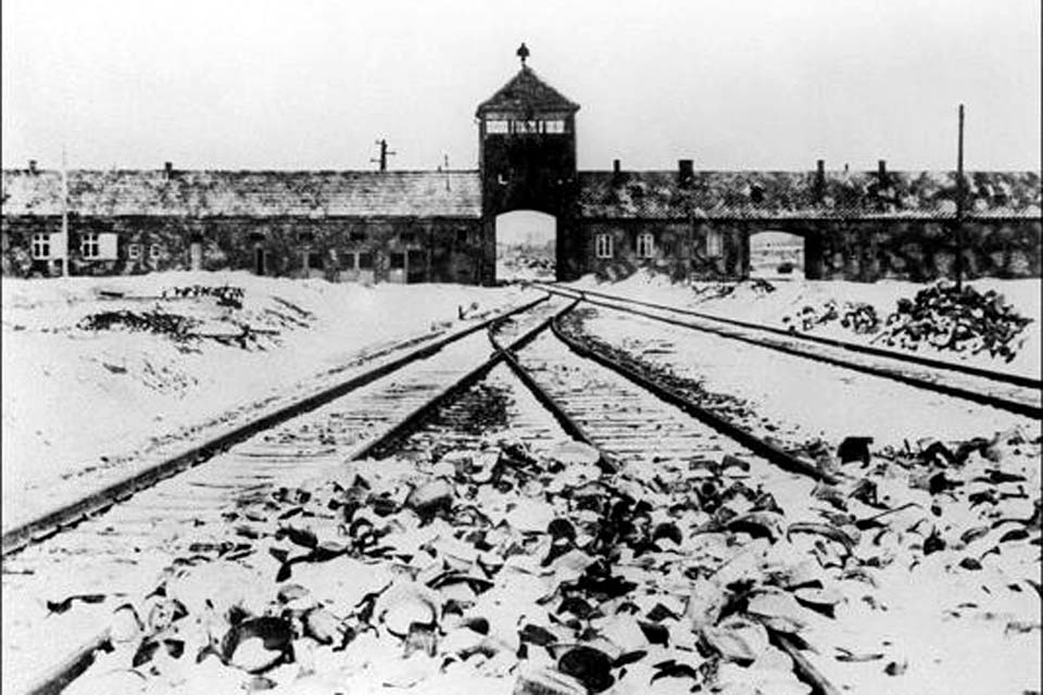Rússia é excluída de comemoração da libertação do campo nazista de Auschwitz