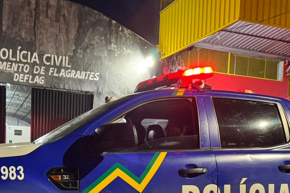 Apenado é preso depois de agredir deficiente e tentar tomar arma de policial 