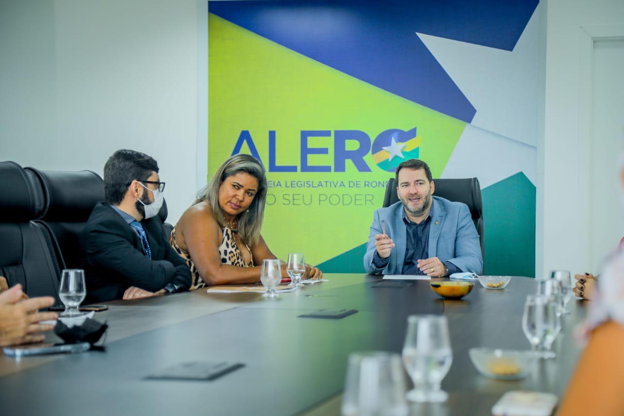 Presidente Assembleia Legislativa, deputado Alex Redano recebe aprovados em concurso da SESAU em 2017