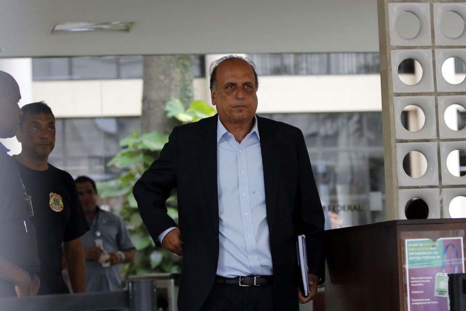 Ex-governador Pezão é internado com diagnóstico de covid-19