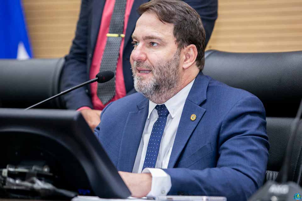 Alex Redano solicita veículo para fortalecer atividades da Polícia Mirim em Presidente Médici