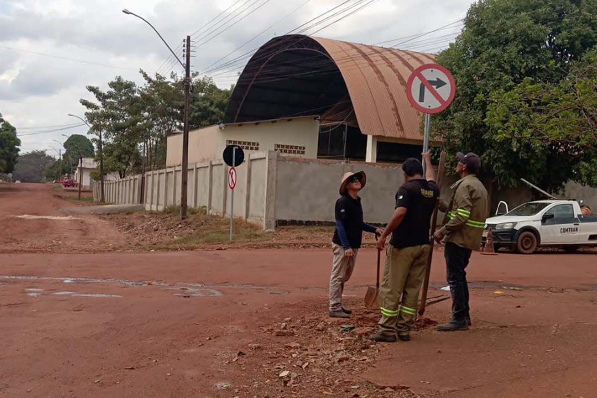 Motoristas devem ficar atentos à nova mão única em frente à Escola Maria Lira e à Creche Municipal