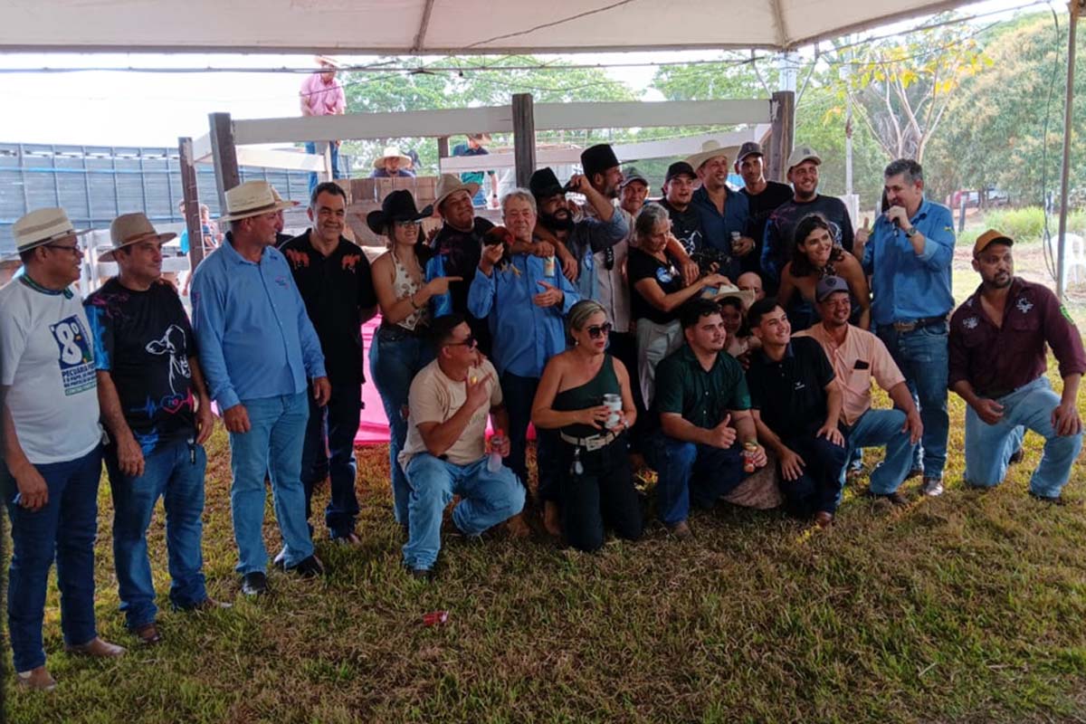 Leilão em Vila Samuel arrecada fundos par ao Hospital de Amor 