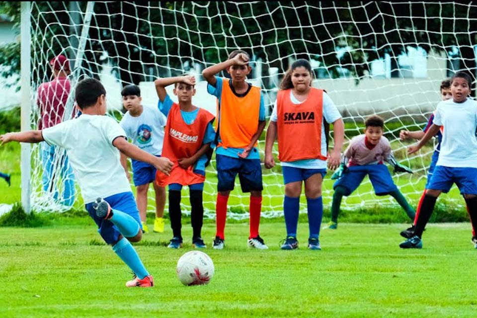 Projeto “Bom de Bola, Melhor na Escola” marca início na sede do Batalhão Tiradentes