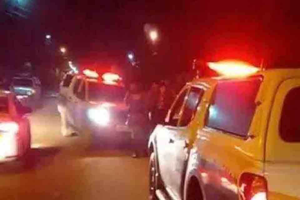 Acusado de roubo é surrado por um grupo de mototaxistas na zona Leste