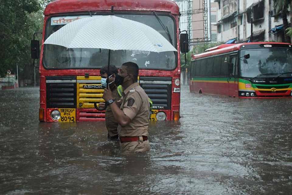Mais de 20 mortos na Índia após passagem de ciclone Tauktae