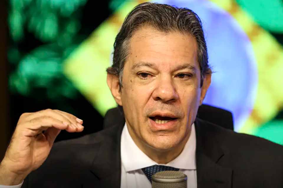 Haddad: atrelar votação da isenção do IR à da anistia é loucura