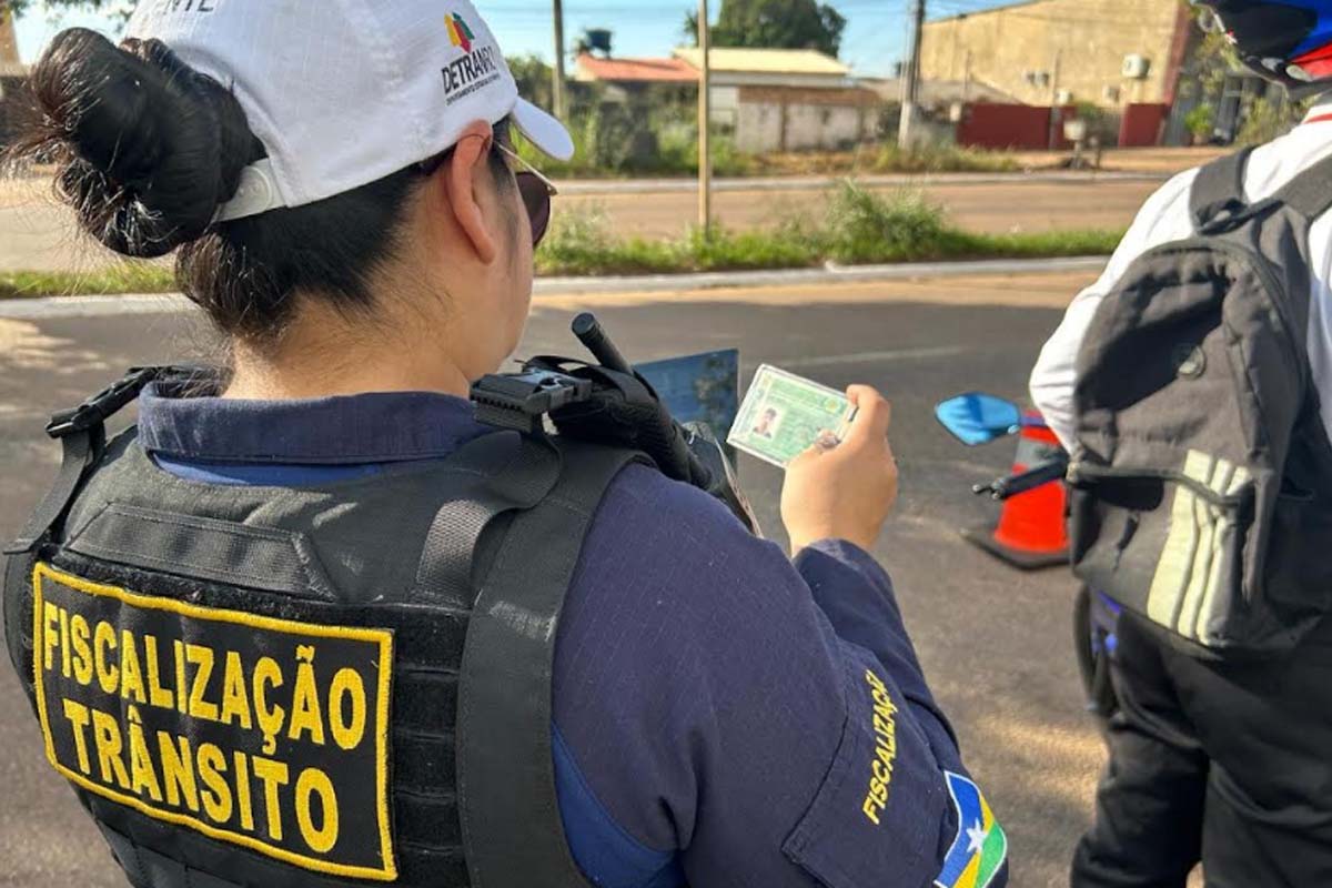 Contran prorroga validade de CNHs entre junho e dezembro de 2026; Medida mantém válidos os documentos vencidos