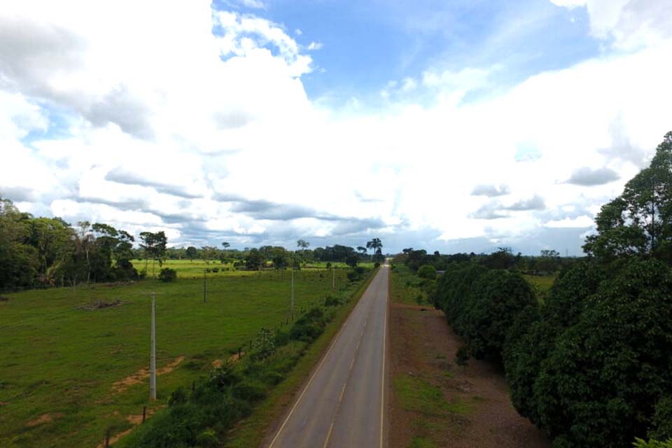 Manutenção e melhorias na Rodovia 205 são concluídas pelo Governo do Estado em Ariquemes