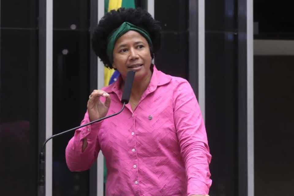 Redes sociais: postagem crítica a Sílvia Cristina gera uma enxurrada de apoio nos comentários