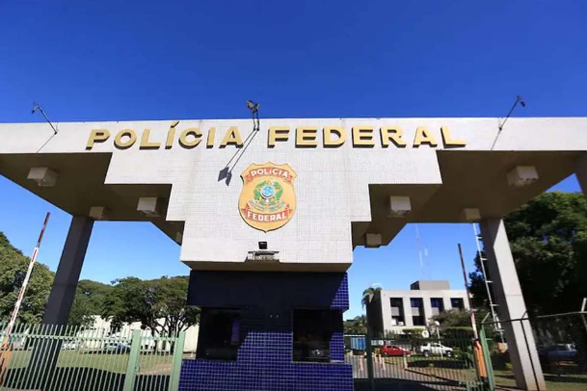 Sindicato de servidores da PF manifesta apoio a diretores afastados