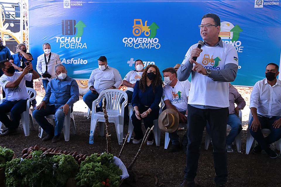 Governador Marcos Rocha anuncia a boa nova aos chacareiros e o apoio do Governo Federal para titular produtores da Agricultura Familiar