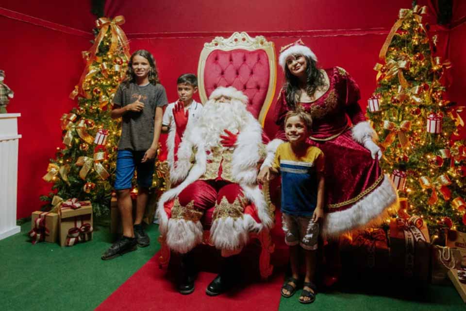 Vilhena inaugura decoração natalina e encanta público com show e atrações