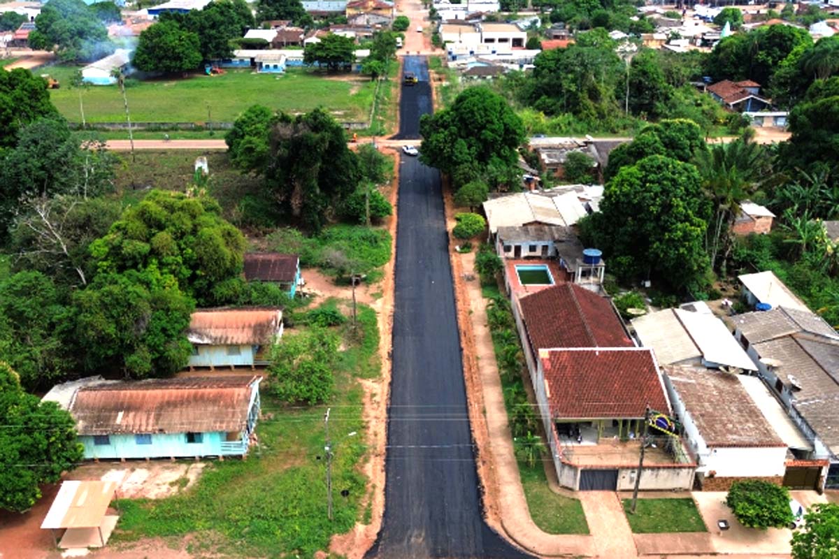 Prefeitura avança com obras de pavimentação em vias de Guajará-Mirim