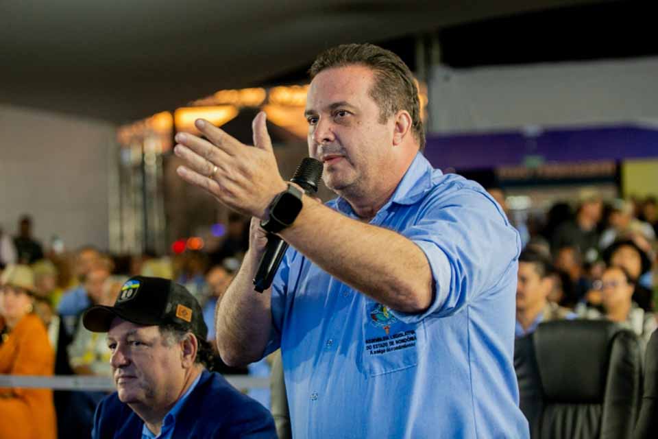 Maior pedra preciosa de Rondônia, diz Luís do Hospital sobre servidores da Emater