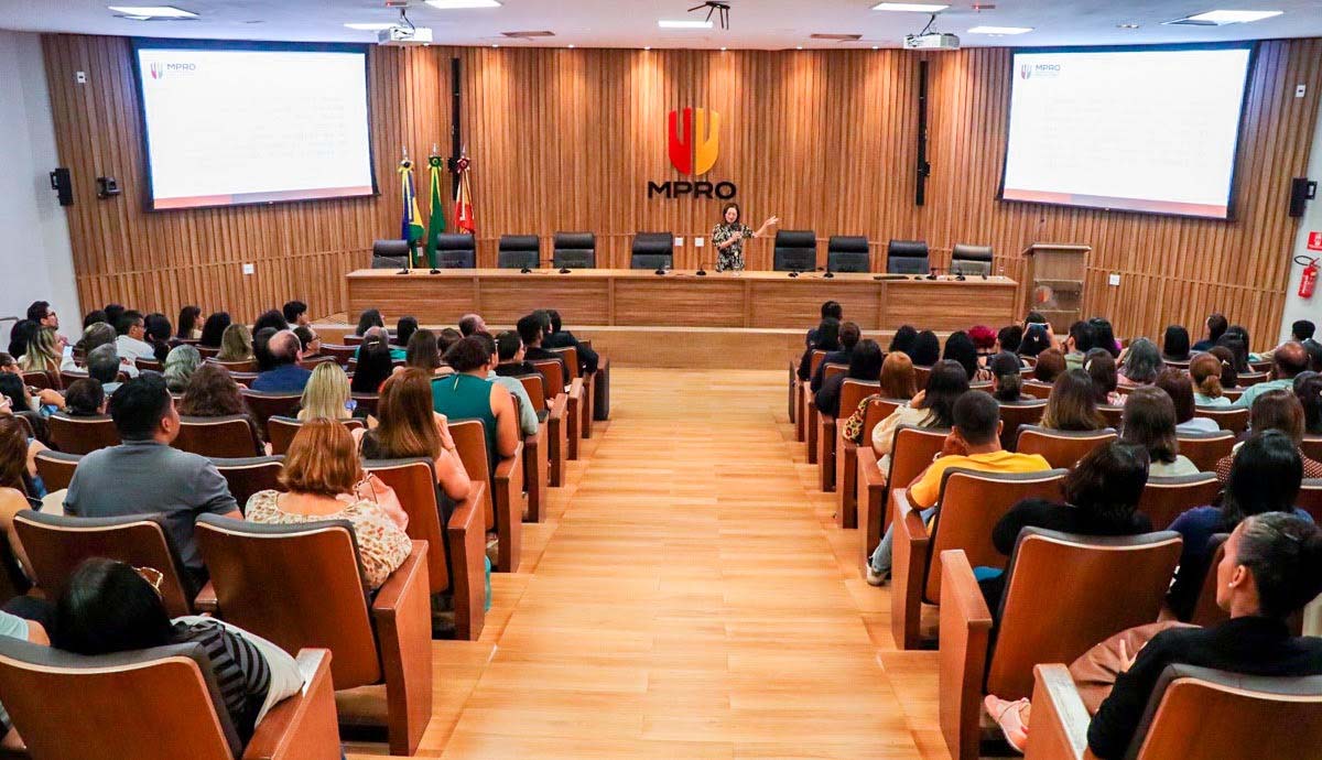 MPRO ministra palestra em evento sobre assédio moral e sexual no serviço público
