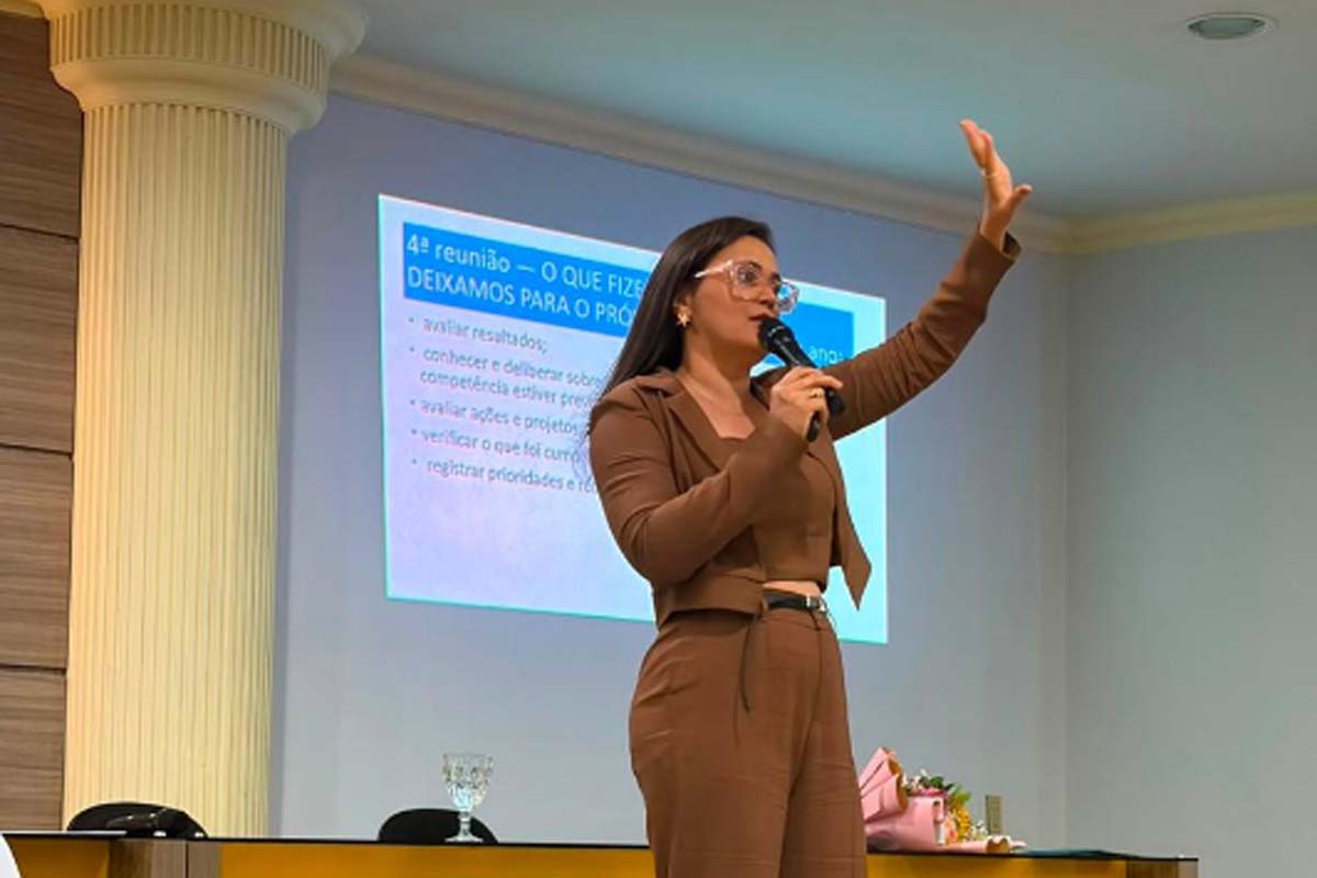Rolim de Moura fortalece atuação dos Conselhos Escolares com encontro promovido pela SEMED