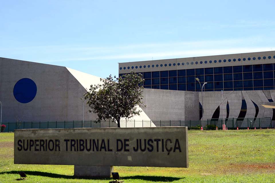 STJ restabelece direitos políticos de ex-governador do DF