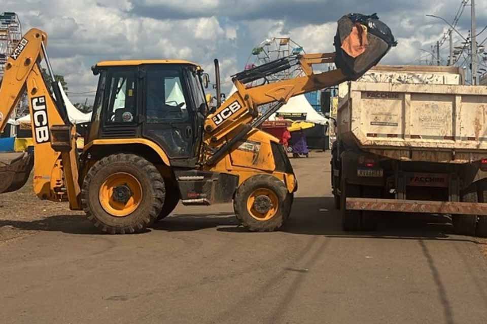 Prefeitura de Porto Velho promove limpeza diária do Parque dos Tanques durante o Arraial Flor do Maracujá