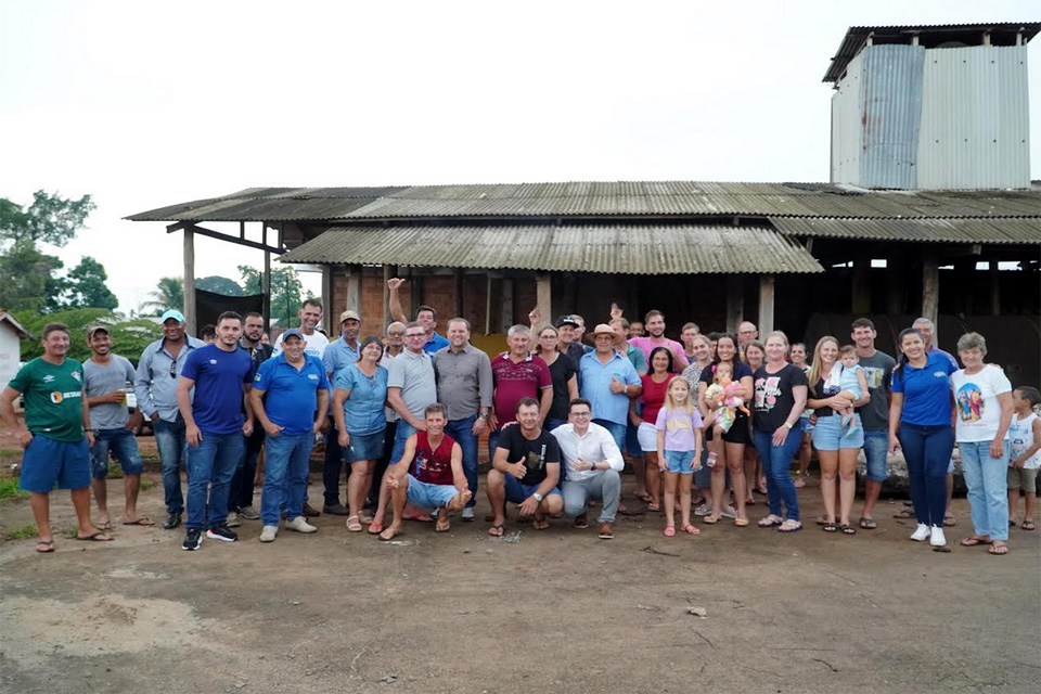 Deputado Cirone Deiró entrega secador rotativo para café e grãos à Associação Rural Campo Verde