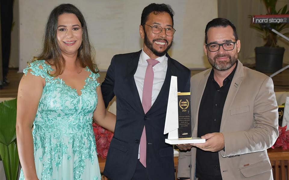 Ivan de Lara, consultor de marketing político, é agraciado com o Prêmio Notável