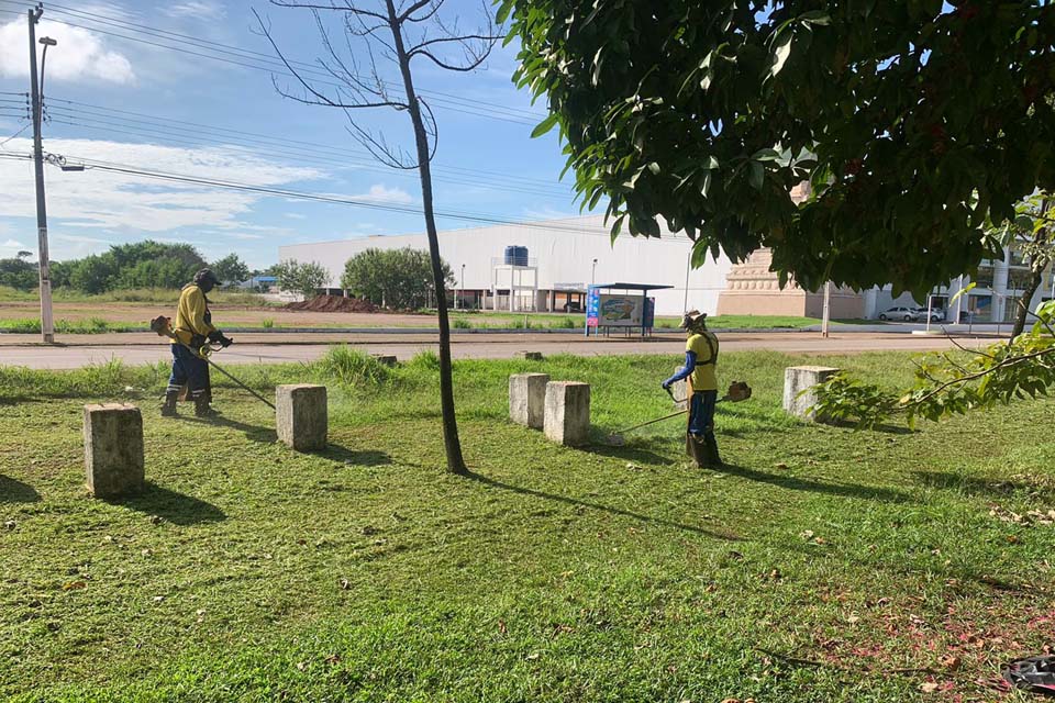 Prefeitura intensifica ações de limpeza em Porto Velho