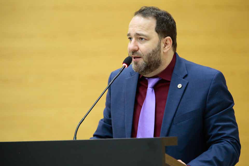 Alex Redano indica ao Governo asfaltamento de trechos nos distritos de Jacinópolis e Nova Dimensão