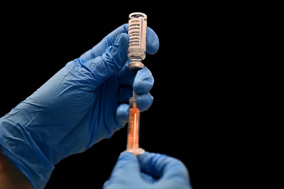 Primeira dose de vacina reduziu o risco de internação por Covid-19 em até 94% na Escócia