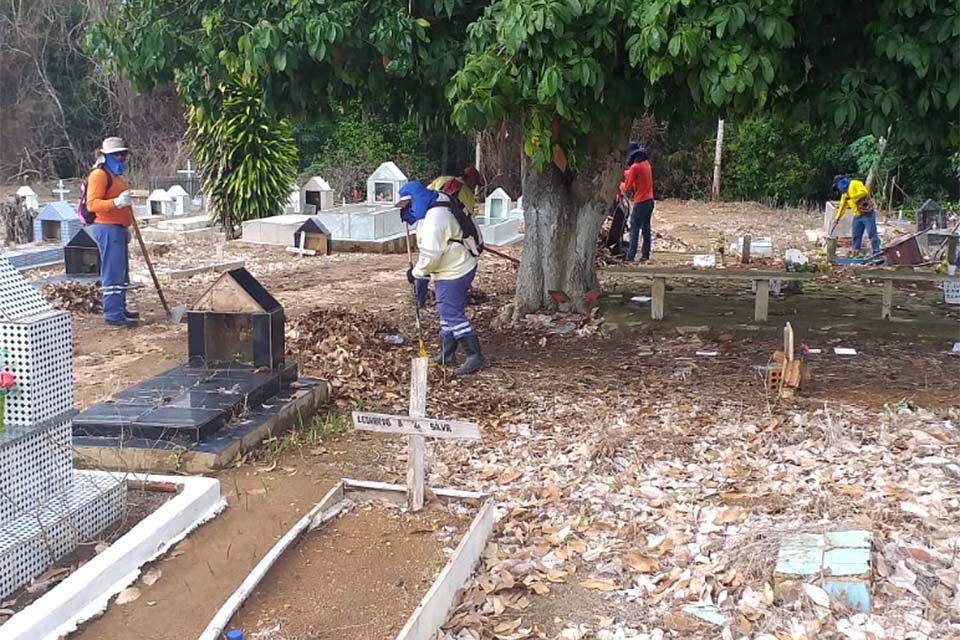 Prefeitura de Porto Velho realiza limpeza dos cemitérios para visitas