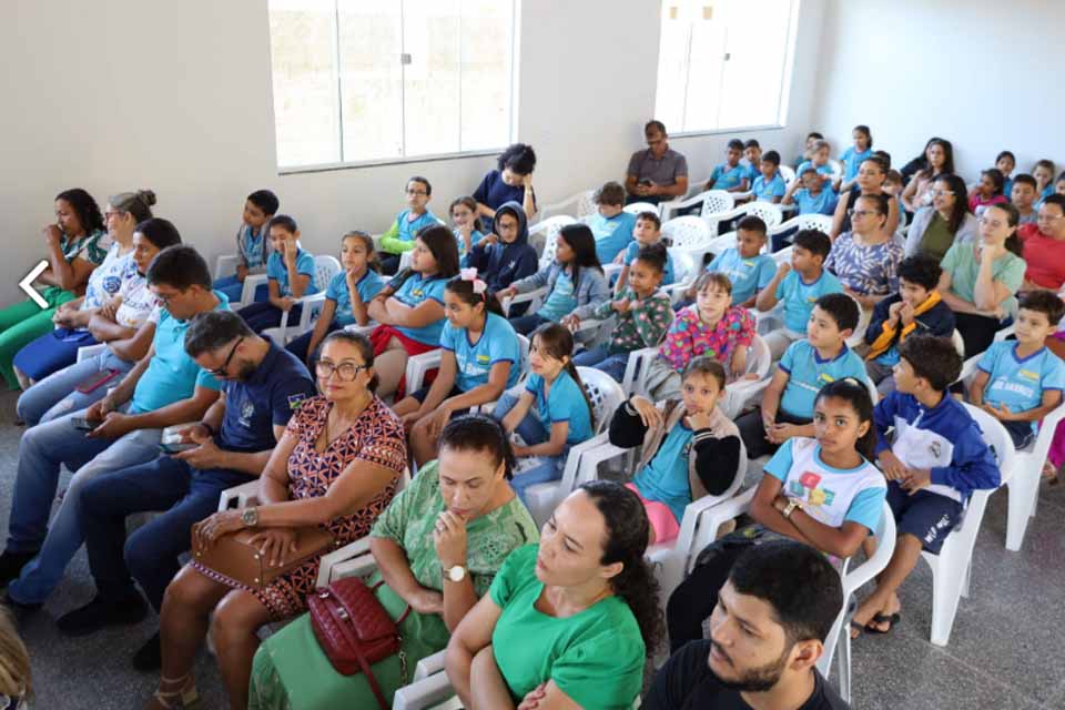 Escola Nair Barros inaugura novcos espaços com apoio do município e do Governo