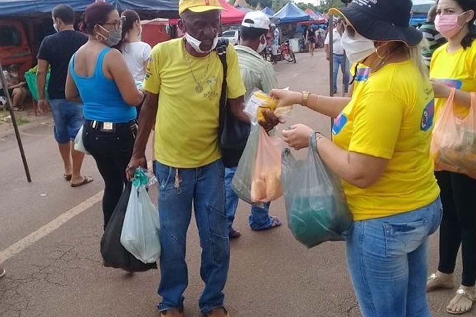 Campanha “Fique Seguro” ´foi realizada em feira livre do município