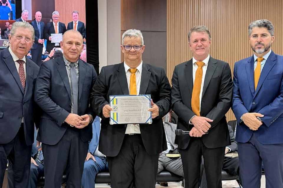Assembleia Legislativa entrega voto de louvor pelos 50 anos da Assembleia de Deus de Colorado do Oeste