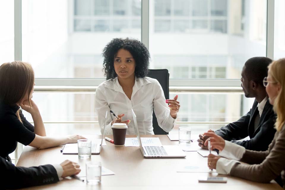 Senado aprova multa para discriminação salarial contra mulheres