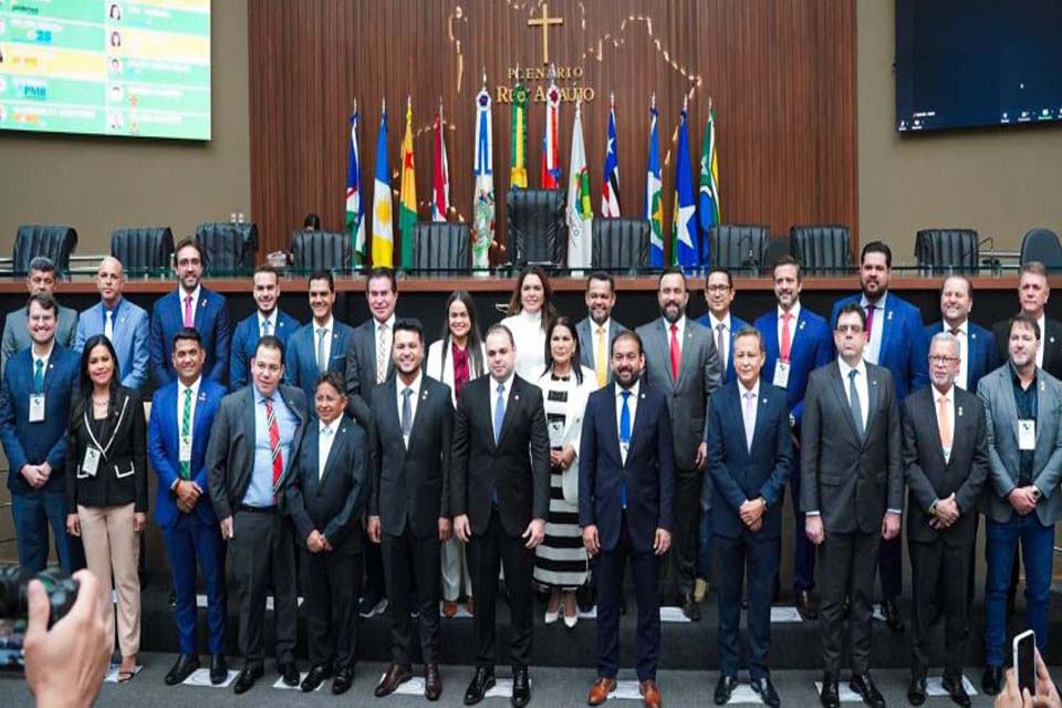 Deputado Laerte Gomes expressa preocupação com crise aérea em reunião do Parlamento Amazônico