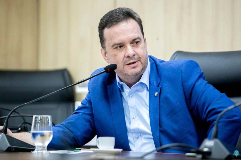 Deputado Dr. Luís do Hospital garante novo ultrassom para o Hospital de Jaru