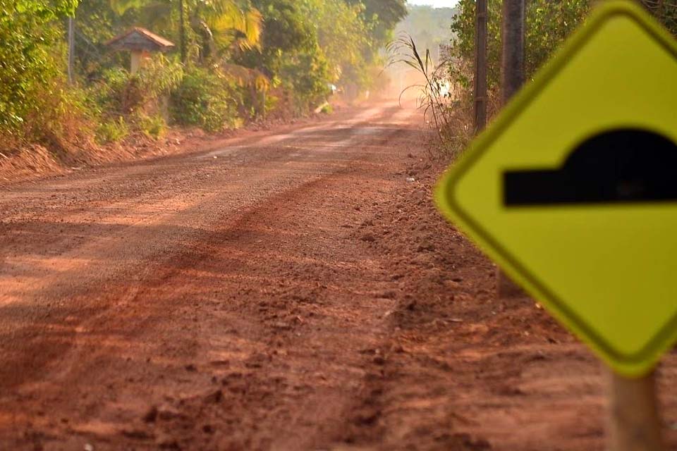 Quase 20 km de recuperação de estradas: máquinas da Prefeitura e da Seagri trabalham na zona rural 