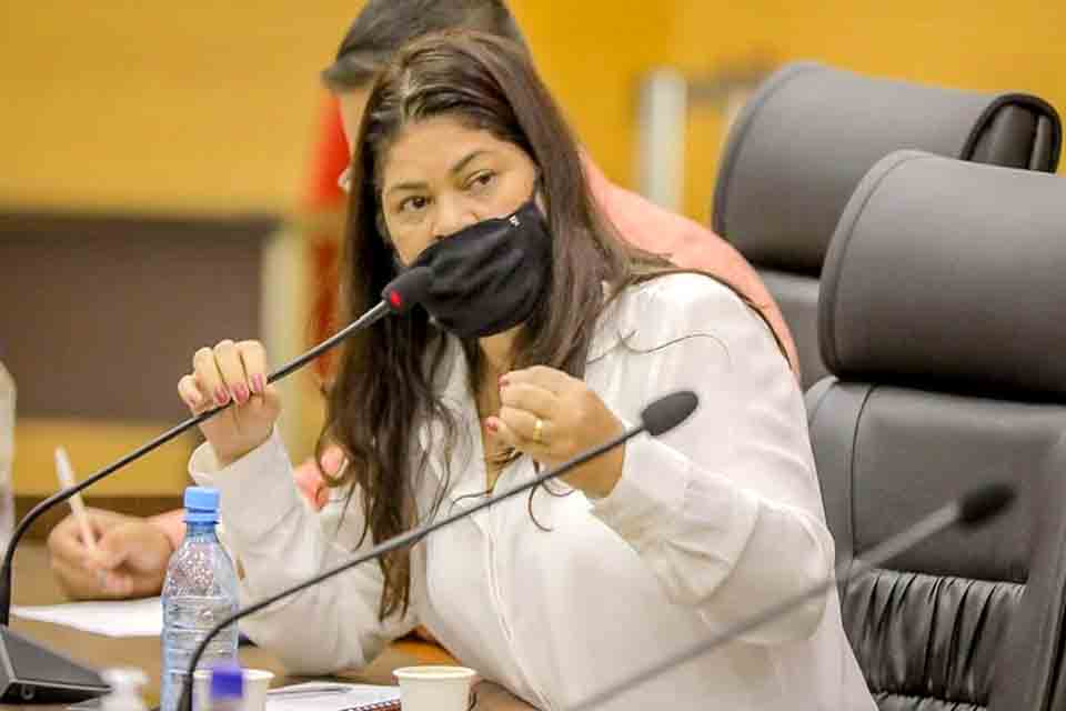 Deputada Cassia abre comissão de Saúde com presença de Coren e Sesau para apurar sobre as fiscalizações no Cero